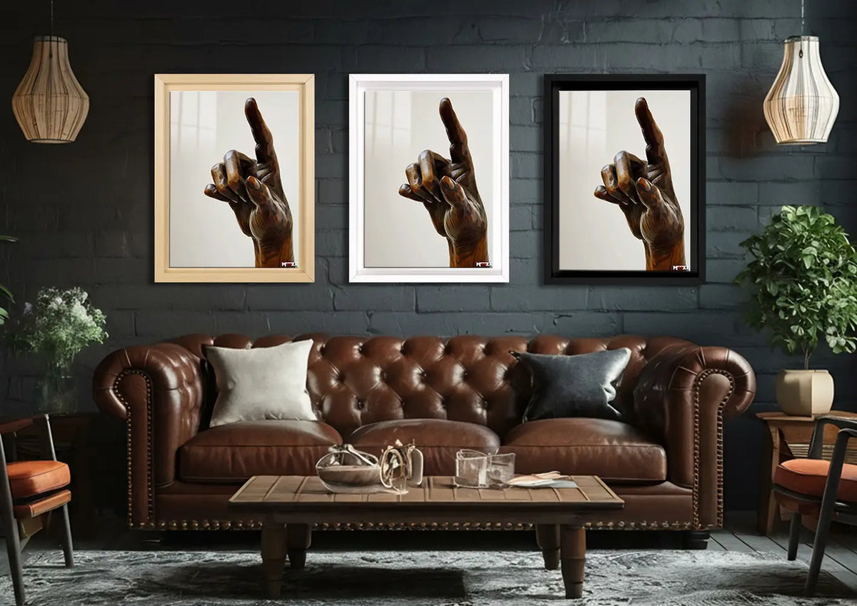 Ahşap İşaret: El Heykeli