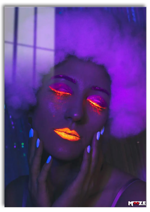 Gece Rüyası: Neon Bulutlar