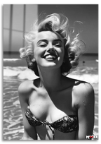 Havuz Keyfi: Retro Kız