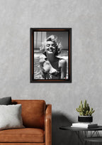 Havuz Keyfi: Retro Kız