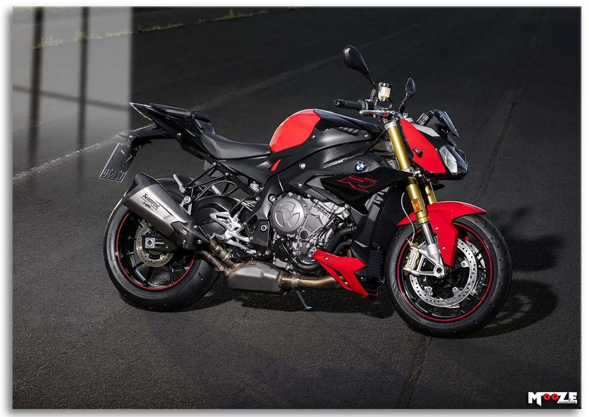 Kırmızı Agresif: BMW S 1000 R