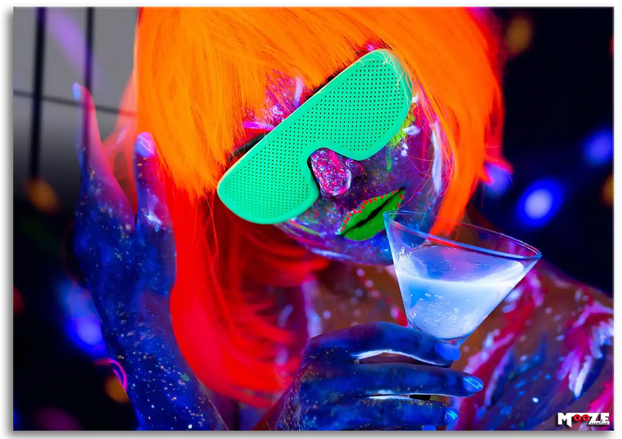 Neon Gece: Turuncu Saç